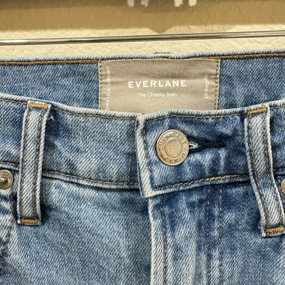 Everlane The Cheeky Jean in Sky Blue - Picture 10 of 12